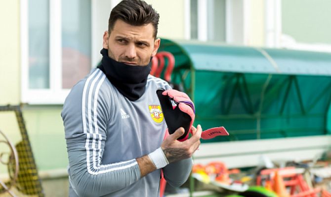 Футболист тульского "Арсенала" рассказал о своем карантине в Греции