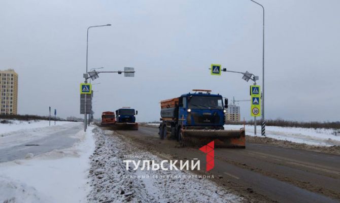 Сколько спецтехники убирает последствия снегопада 8 января