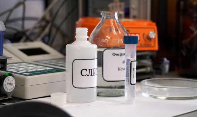 Тульские ученые разработали 5-минутную методику выявления ядов в посуде и обуви