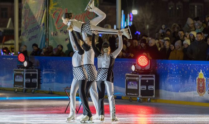 На Губернском катке в Туле прошло ледовое шоу "Для милых дам"