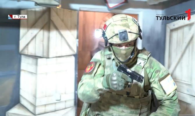 Обезвредить противника и освободить заложников: как проводят учения тульские спецслужбы