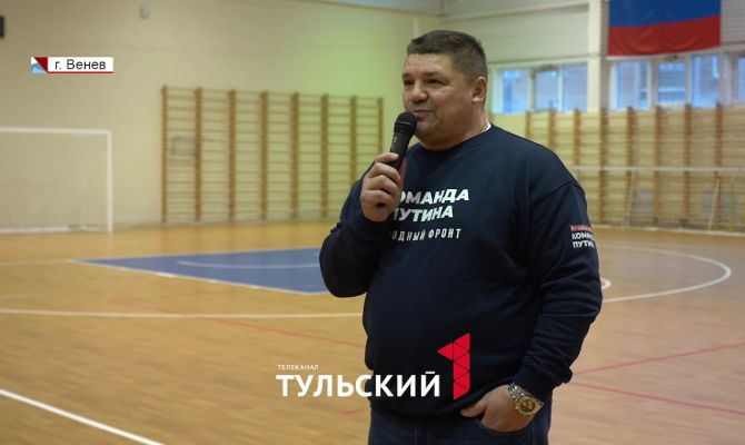 Олимпийский чемпион по хоккею нашел подход к трудным подросткам из Венева