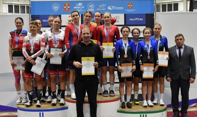 Дмитрий Миляев поздравил тульских велогонщиков с медалями на чемпионате России