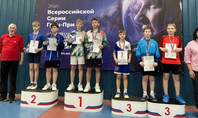 Тульские спортсмены стали призерами Всероссийских соревнований по бадминтону