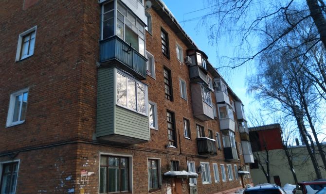 Стало известно состояние пострадавшей от падения льда 12-летней девочки в Узловой