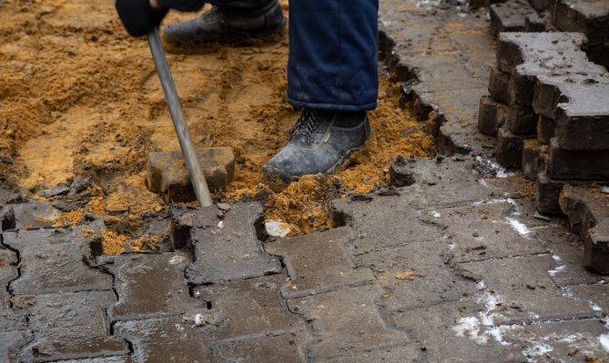 Как тульские улицы приводят в порядок перед новогодними праздниками