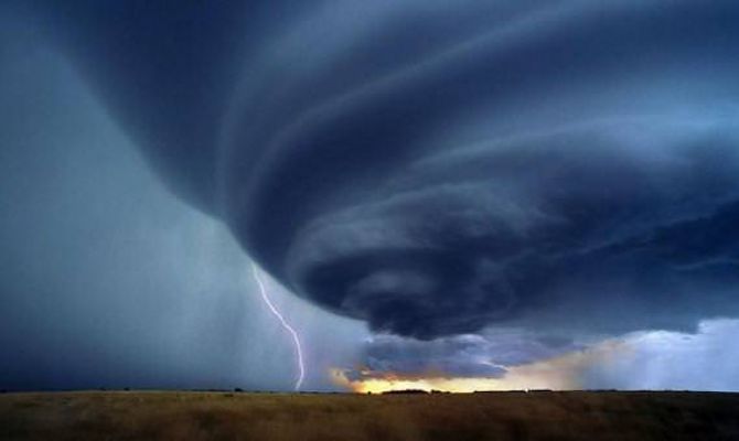 Синоптики рассказали о рекордном апрельском ветре во время урагана