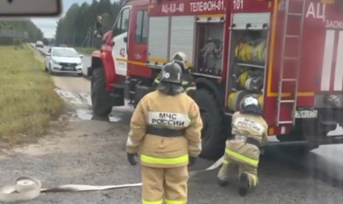 Специалисты экстренных служб спасли «пострадавших» условного ДТП в Заокском районе