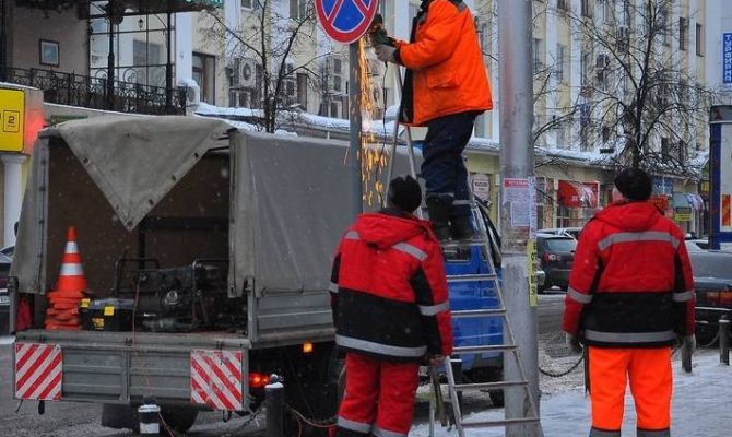 Дорожные знаки «украсят» тульские стены и заборы