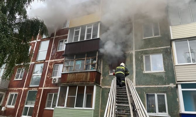 В Ефремове из горящего дома спасли 16 человек