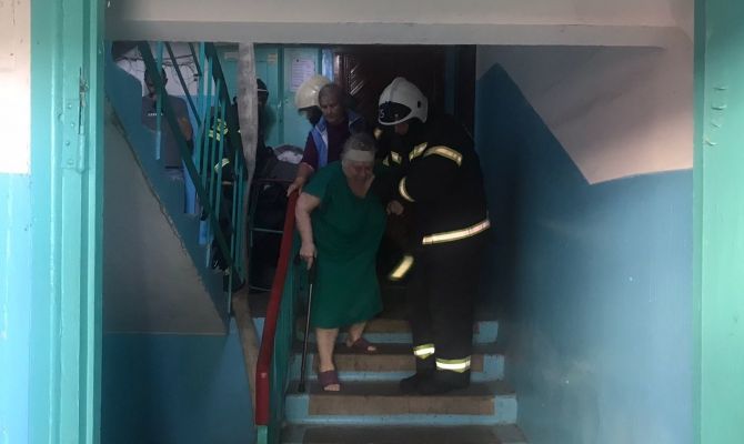 На пожаре в Новомосковске эвакуировали 13 человек