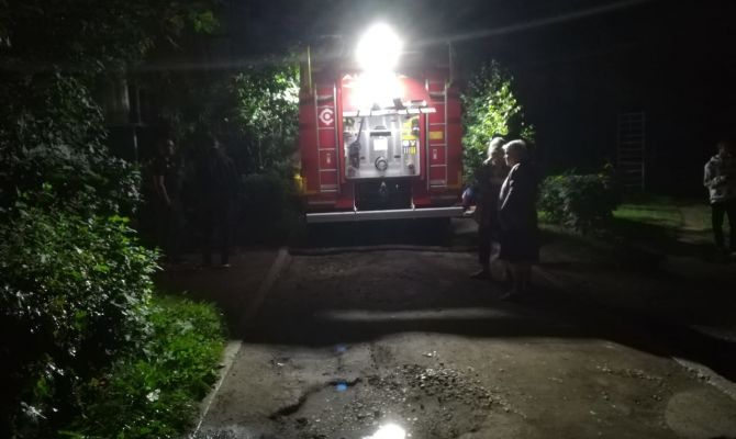 Из горящего дома в Новомосковске эвакуировали 17 человек