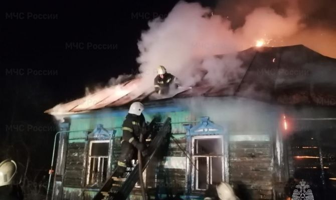 Под Тулой загорелся частный дом: погиб 64-летний мужчина