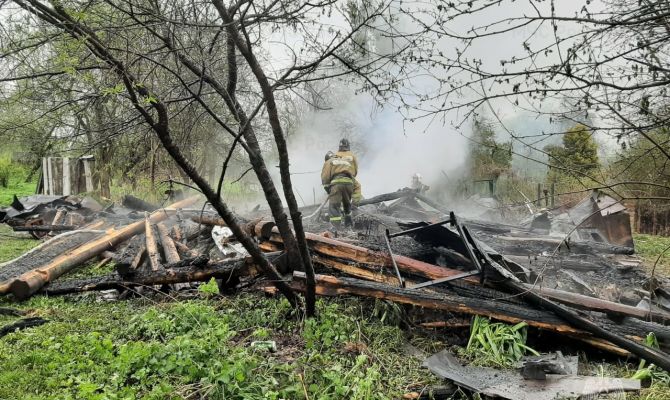 В Велегоже загорелся жилой дом: пострадал 76-летний мужчина
