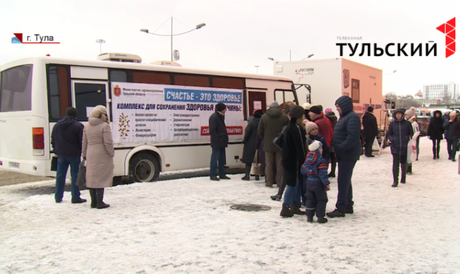 Тульские мужчины проверили свое здоровье в торговом центре
