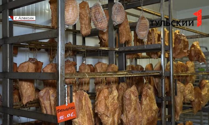 Исследователи нашли в карбонаде крахмал, консерванты и микробную обсемененность