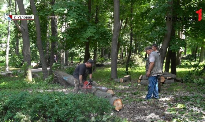 Стихийное бедствие: в Узловой ураган за полчаса оставил город без света и воды