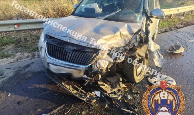 В Тульской области столкнулись "Лада Гранта" и Skoda Yeti