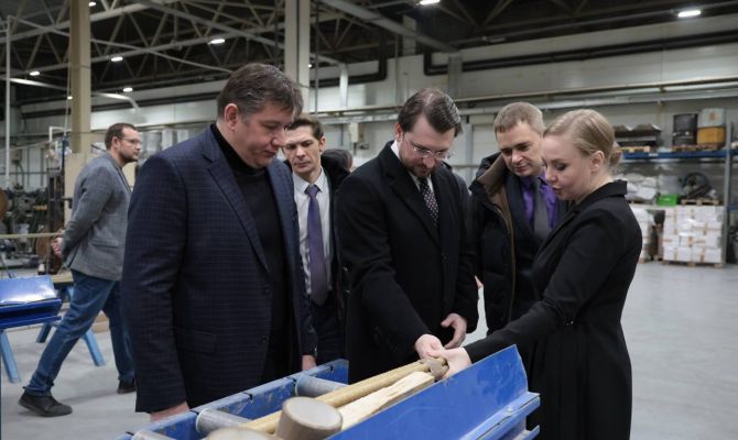 Тульская делегация осмотрела заводы и социальные учреждения в Узловой