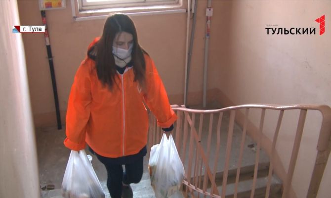 Пожилым жителям Тульской области начали доставлять продукты домой