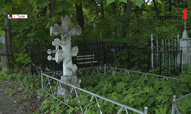 Туляков приглашают на экскурсии по Всехсвятскому кладбищу