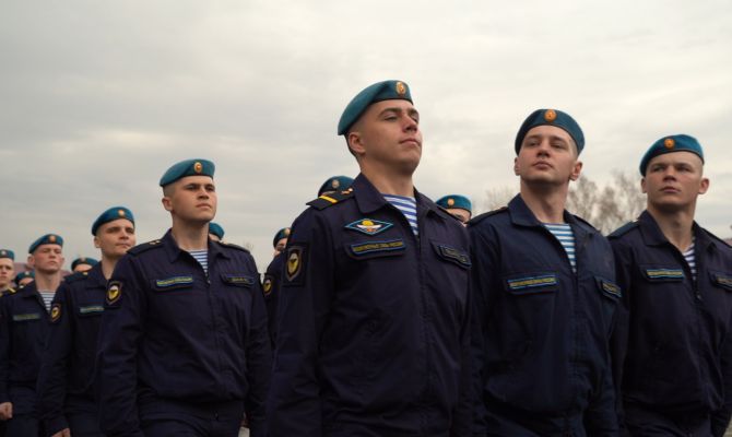 78 лет на страже мирного неба: тульская 106-я гвардейская дивизия ВДВ отметила День рождения