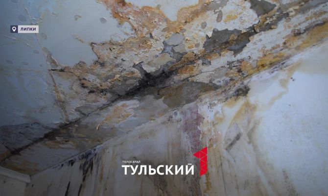 Жители дома в Липках остались с изношенной на 98% крышей накануне холодов