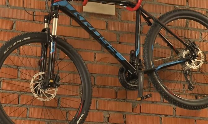 В Ефремове у женщины украли велосипед