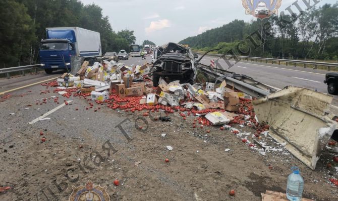 В Веневском районе водитель «ГАЗ-3302» не справился с управлением и врезался в ограждение