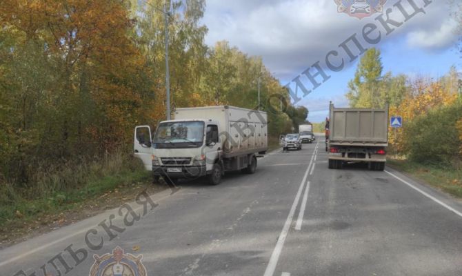 В Веневском районе столкнулись внедорожник и грузовик