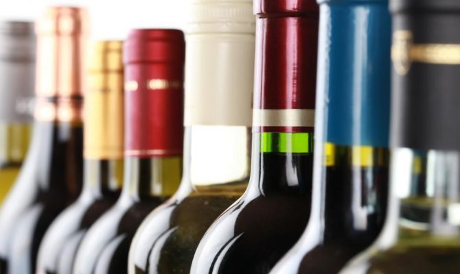 Российские чиновники не смогут закупать импортные вина