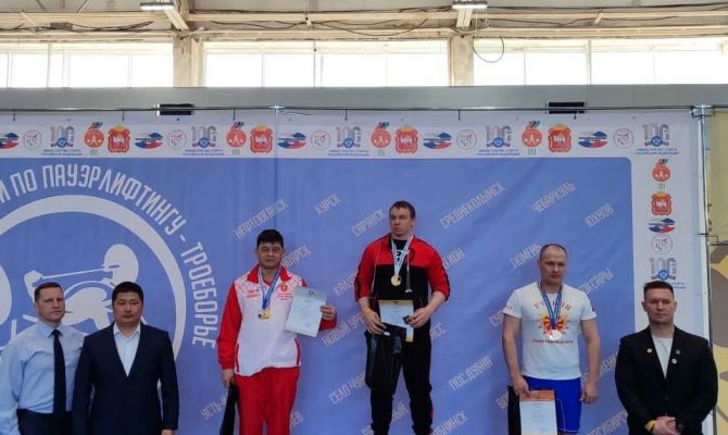 Туляк завоевал несколько медалей на чемпионате России по пауэрлифтингу спорта слепых