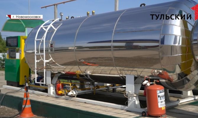 Туляку пришлось ремонтировать автомобиль после заправки на газовой АЗС