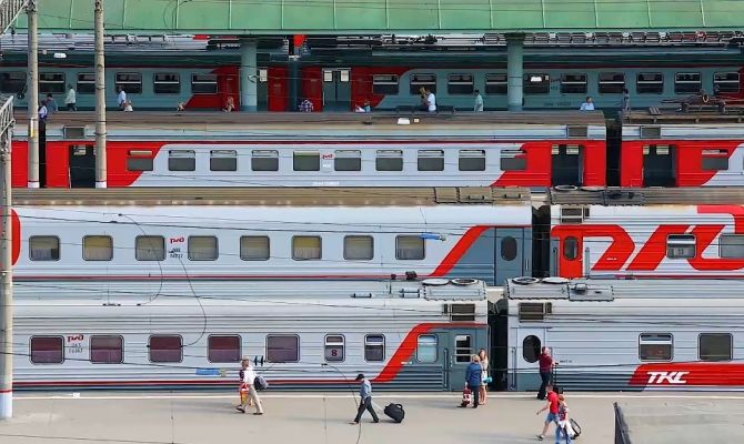 С 1 сентября возобновится льготный проезд на электричках для школьников и студентов