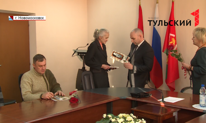 Новый дом: 6 жителей Новомосковска получили ключи от квартир