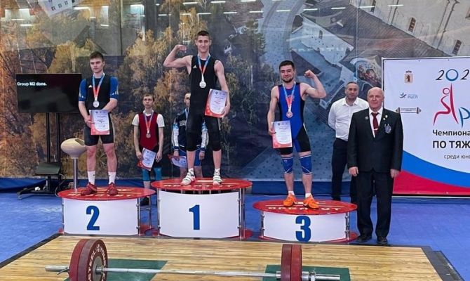 Туляки завоевали золото и бронзу Чемпионата Центральной России по тяжелой атлетике