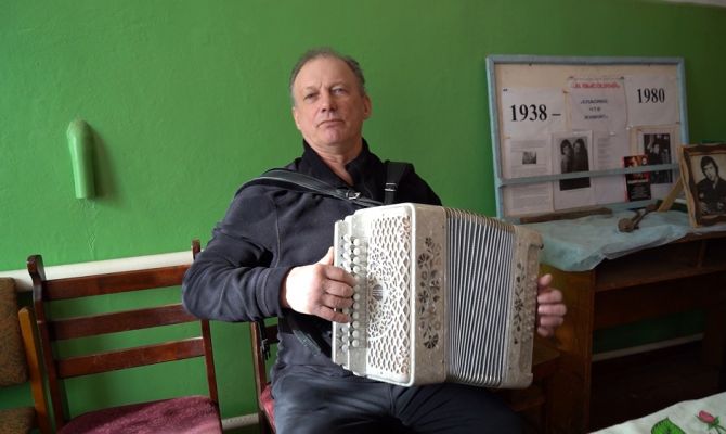 Музыкант-самородок прославил родное село под Богородицком на всю страну