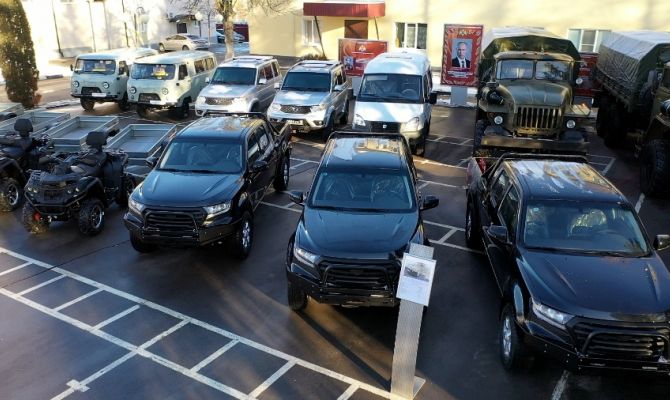 В России отменили госпошлину на безвозмездно переданную в зону СВО технику