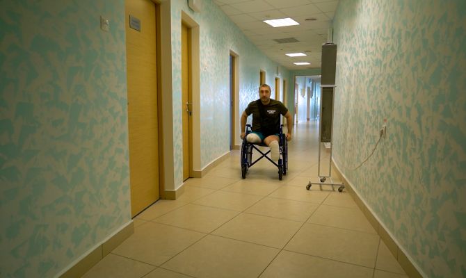 Для раненых бойцов СВО в Тульской области закупили экзоскелеты