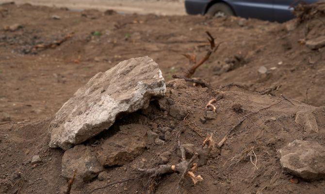 «Ноги переломаете!»: жители Щекино боятся выпускать детей во двор