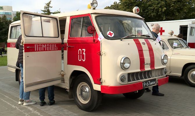 Радиотелефон и желтые лампочки: какими были тульские «скорые» в середине прошлого века