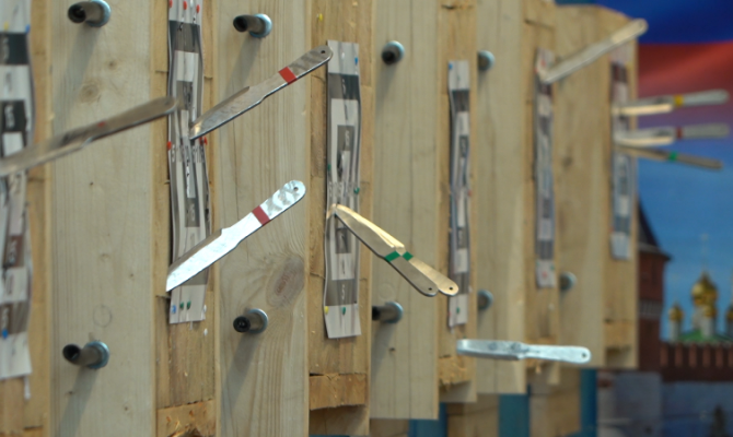 Тульские метатели ножей рассказали, как попасть в яблочко с 9 метров