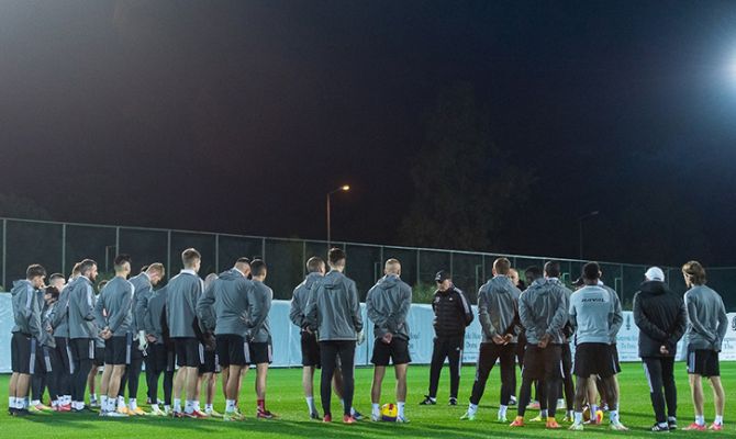 Два футболиста тульского "Арсенала" сдали ложноположительный тест на коронавирус