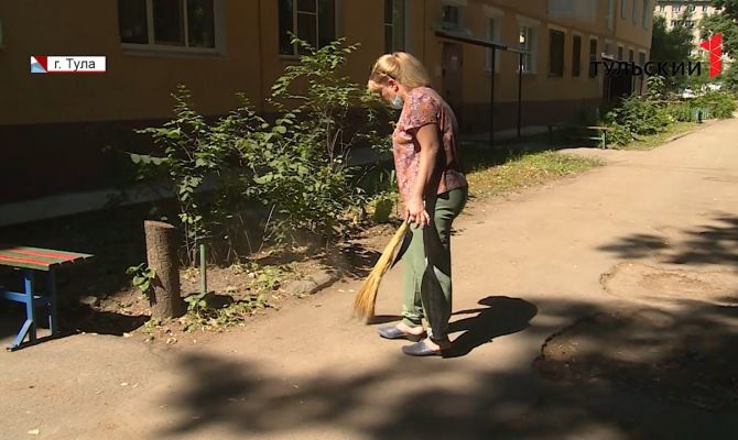 Как жителям тульских многоэтажек бороться с пылью во дворе
