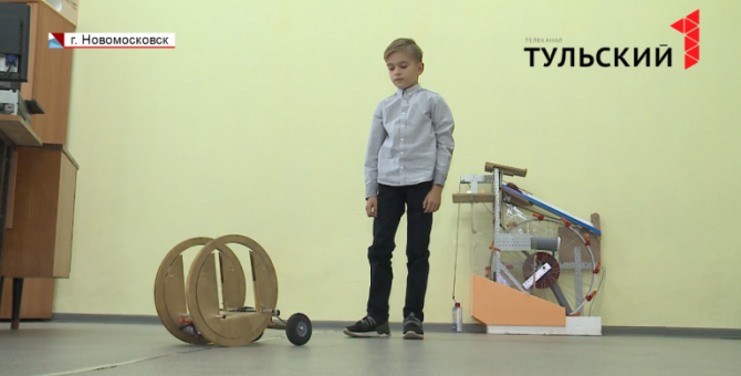 Юный конструктор из Новомосковска соорудил макет лунохода