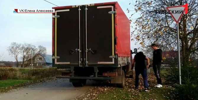 Обман или невнимательность: калужане заплатили тульским грузчикам в три раза больше 