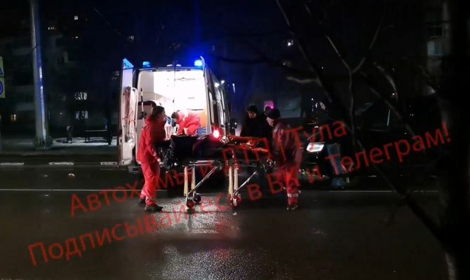 В Туле фургон сбил женщину на "зебре"