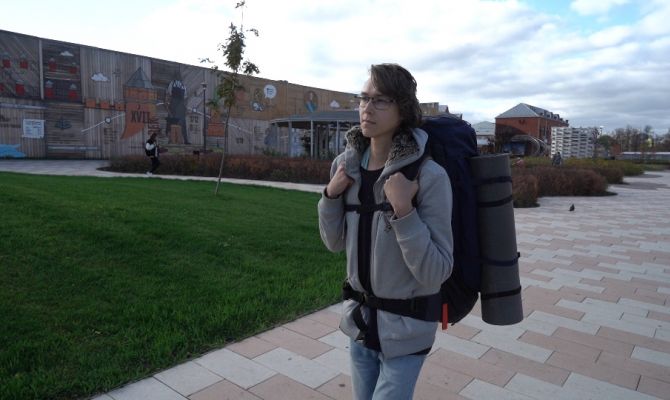 Москвич отправился в "кругосветку" пешком: что заставило его задержаться в Тульской области