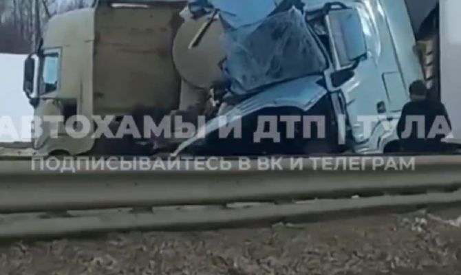 Движение по М-4 "Дон" в сторону Москвы встало из-за массового ДТП в Тульской области