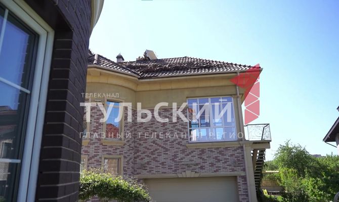 Обломки беспилотника упали на кровлю частного дома в Туле: что рассказали очевидцы